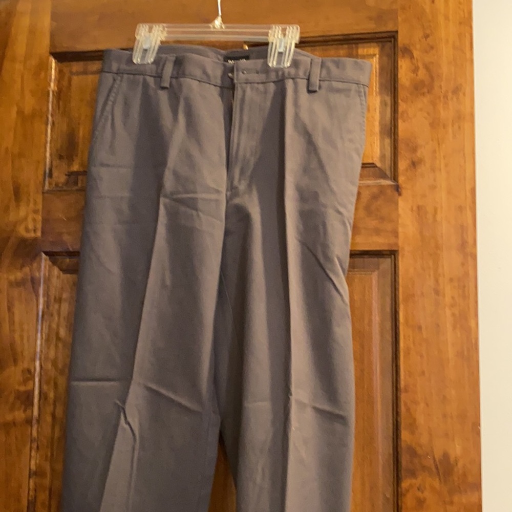 Van Heusen Pants Men size 30w/32L